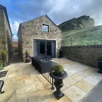 The Old Quarry Hideaway Country house *