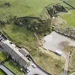 Country house The Old Quarry Hideaway Cowling