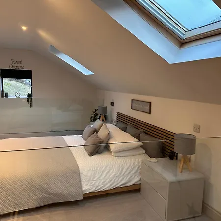 The Old Quarry Hideaway * Cowling